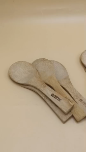 ทัพพีไม้ ทัพพีตักข้าว ทนความร้อน ยาว20ซม.จากไม้ธรรมชาติ ตะหลิว ที่ตักข้าวสไตส์ญี่ปุ่น (มีของ)