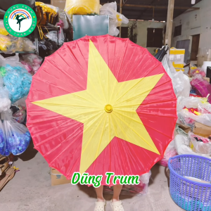 Ô múa Việt Nam Cờ Đỏ Sao Vàng biểu diễn trang trí chất liệu trụ gỗ chắc chắn