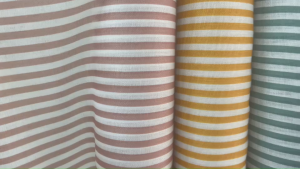 ผ้าเมตร ผ้าลินิน ผ้าลินินลายทาง ลายริ้ว สำหรับตัดเสื้อ หน้ากว้าง 55 นิ้ว หน่วยขายเป็นเมตร