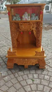 BÀN THỜ THẦN TÀI ÔNG ĐỊA GỖ XOAN CÓ HỘP ĐÈN KT 56X81 CM