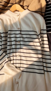 Jisoo stripe cardigan rajut kancing premium | By Narts