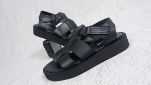 Sepatu Sandal Wanita Traveling casual terbaru