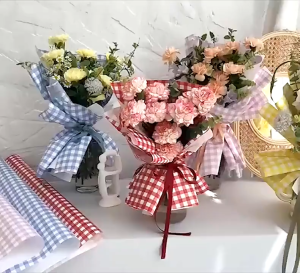 Taplak Cellophane Ecer Lembaran Kertas Buket Bunga Wrapping Paper Square Pattern Motif Kotak KB6012