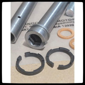 How to Choose & Install Yamaha Motorcycle Front Fork Accessories