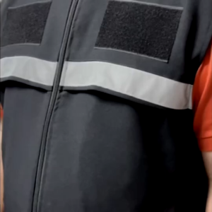 เสื้อกั๊ก สีดำ+อาร์มตีนตูกแก 3 จุด แถบสะท้อนแสง ผ้า Spandex - ลดการเทรด กรมป่าไม้ สะท้อนแสง