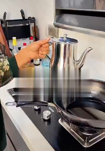 BW-C1183 Oil Pot Teko Minyak 600ML Wadah Penyaring Minyak Goreng Stainless Serbaguna Anti Karat