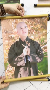 Tranh treo tường Thầy Pháp Hòa in trên vải treo tường trang trí