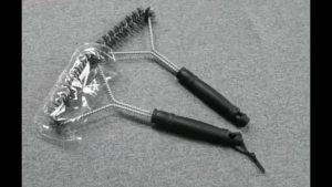 [HCM] Cây cọ thép chà rửa vệ sinh vỉ nướng BBQ có tay cầm dài tiện dụng-TyHome