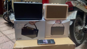 Loa Bluetooth M4 Bass Xuyên âm công suất 35W  có tay xách