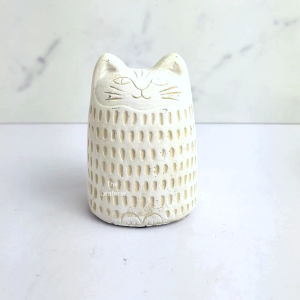 The Leaferie Millie cat decoration.  flowerpots . flowerpot . flower pot . planter pots . planters