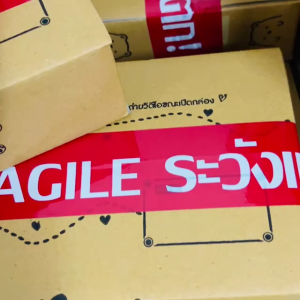 เทปกาว ระวังแตกแดง ยาว100 หลา (6ม้วน) โฟรนิค