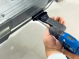 Foot Step Pijakan Lipat Kaki Depan Sepeda Listrik Strik All Type Dengan Lubang Antar Baud 5 cm