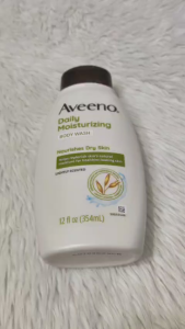 Aveeno Daily Moisturizing Body Wash for Dry & Sensitive Skin with Prebiotic Oat Hydrating Oat Body Wash Nourishes Dry Skin & Gently Cleanses Light Fragrance Sulfate-Free 354mL