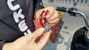 Móc treo đồ xe máy ININ Móc treo đồ xe tay ga xe máy xe điện chất liệu hợp kim nhôm CNC 2in1 đa chức năng