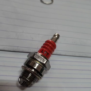 หัวเทียนเสาสามด้าน L7T อิเล็กโทรด2จังหวะเลื่อยไฟฟ้าเครื่องเบนซินเครื่องเหลาแปรงเครื่องยนต์2500 3800 4500 5200