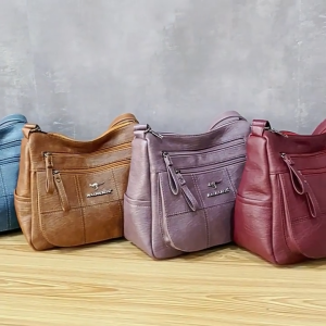 Mymyshop พร้อมส่ง🇹🇭 𝓔𝓭𝓮𝓷🐇་༘࿐ กระเป๋าสะพายข้าง หนังเงาสวย Premium PU✨ มี 4 ช่องซิป🎀 จุของได้เยอะ ใส่กระเป๋าสตางค์ใบยาวได้ ☁รุ่น1396☁