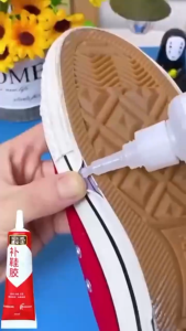 Lem Perbaikan Sepatu Tahan Air 60ml: Solusi Perekat Kuat untuk Semua Jenis Sepatu