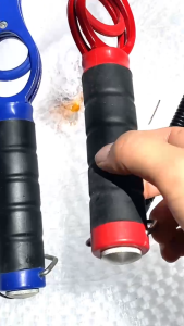 Kìm kẹp cá bằng nhôm có cân lên tới 18kg