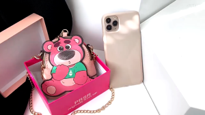 Túi Đeo Chéo 2024 Đựng Đồng Xu Mini Thời Trang Họa Tiết Hoạt Hình Lotso Gấu Dâu Thỏ Xinh Xắn/ Minion