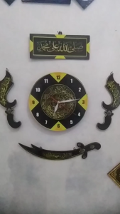 jam dinding kaligrafi kujang
