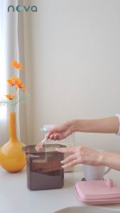 NOVA รุ่น RTBP (สีชา ฝาชมพู) กล่องเก็บนมผงสูญญากาศ ป้องกันความชื้น มด แมลง สำหรับใส่นมผง ขนม อาหาร