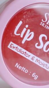 SR12 Lip Scrub 6gr Exfoliator Moisturizer Bibir Pecah Terhidrasi Eksfoliasi Angkat Sel Kulit Mati BPOM