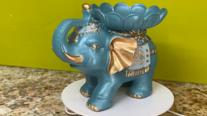 Tượng Voi dâng quả voi trang trí ban thờ thần tài phòng khách phòng làm việc.....