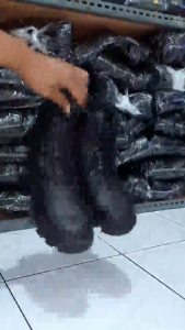 Sepatu Safety Pria: Kulit Resleting & Ujung Besi