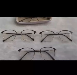 Business and Elegant Men and Womens Photochromic Anti-radiation Metal Frame Regular Glasses