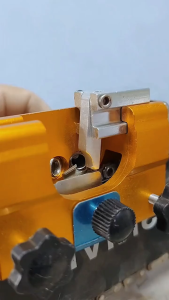 Chainsaw Sharpener Jig Fast Chainsaw Sharpener Kit Portable Hand Crank Chain Saw Sharpener Tool Suitable for 8"-22" Chainsaw Blades