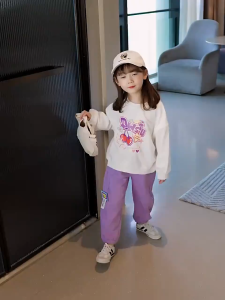 LBY ชุดแฟชั่นเด็กผู้หญิง เสื้อผ้าเด็กผู้หญิง เสื้อเด็กผู้หญิง ชุดสเวตเตอร์เด็กผู้หญิงฤดูใบไม้ร่วงสไตล์ใหม่ชุดกีฬาเด็กผู้หญิงฤดูใบไม้ผลิและฤดูใบไม้ร่วงเสื้อสูทสองชิ้น