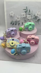 [พร้อมส่ง]พวงกุญแจกล้องโปรเจคเตอร์ ลายการ์ตูน มีไฟ ดีไซน์สวยงาม เหมาะกับของขวัญวันหยุด สําหรับห้อยกระเป๋านักเรียน