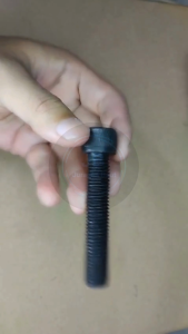 BAUT L M12 X 65 BAJA PANJANG 65 CM 65CM BAUD L BAJA M12X65 KUNCI L10 L 10 KUNCI PAS 17 FULL DRAT WARNA HITAM SOCKET HEX CAP SCREW 12 X 65 12X65 65MM 65 MM M12 X65 M12X 65 GRADE 12.9 PITCH DRAT 1.75 DIAMETER BODY 12MM SEKRUP SKRUP