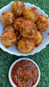 Cilok Aci Goreng dan rebus Bumbu Pedas Merah Isi 10