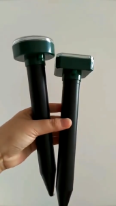 Solar Ultrasonic Repeller Waterproof Mole Snake Mouse Pest Repeller Outdoor Yard Garden Protection Rainproof