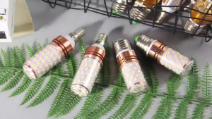 Lampu Candle LED E27 Lampu Bohlam LED Jagung Fitting 12W FITTING PUTAR LAMPU HIAS LED BULB PUTIH