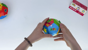 Bóng Vải Cho Bé Kèm Lục Lạc Loại 12 Múi Dễ Dàng Luyện Cầm Tay Họa Tiết Dễ Thương