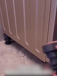 Washing machine foot pads are anti slip waterproof and earthquake resistant. The washing machine can be adjusted in height