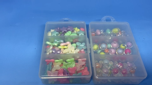 Manik Set Sekat 3 Kotak Glossy Clear Isi