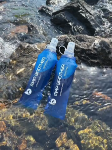 Bình nước mềm Mapbrother dùng cho chạy bộđạp xedung tích 250ml500ml cầm tay hoặc để trong đaibalo