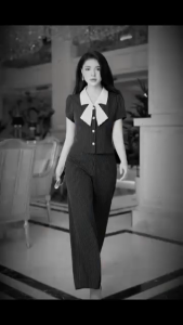 Quần kẻ  thiết kế cao cấp Laeem Design LQ1D24018 chất tuyp si với kiểu dáng sang trọng dễ phối đồ