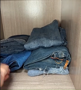 ไม้แขวนเสื้อผ้าพร้อมคลิปหนีบ ตะขอหนีบเสื้อผ้า คลิปป้องกันสนิม สไตล์มินิมอล ประหยัดพื้นที่ วัสดุคุณภาพดี สินค้าพร้อมจัดส่ง DIY