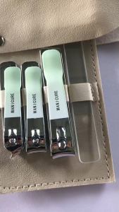 กรรไกรตัดเล็บแต่งเล็บ 4 ชิ้น / ชุด ชุดดูแลเล็บชุดทําเล็บมือเล็บเท้าสแตนเลส ทนทาน คลิปคิ้วกรรไกรคิ้วส้อมผิวที่ตายแล้ว