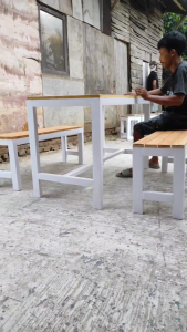 MEJA KURSI CAFE Restoran SET (1 Meja + 2 Kursi) Warna Oak