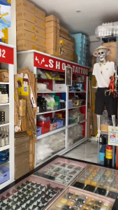 Đầu Tỉa Vẽ Phong Cách Hàn Quốc Cho Nghệ Sĩ Tätowierung Mô Hình Đầu Luồn Vẽ Cận Cảnh