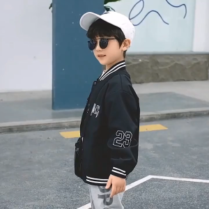 SOLANNA แจ็คเก็ตเด็กชาย ชุดหล่อเด็กชาย การออกแบบกราฟิกอย่างมีสไตล์ เสื้อแจ็คเก็ตเบสบอลแฟชั่นลำลองสำหรับเด็กผู้ชายผ้าฝ้ายฤดูใบไม้ร่วง24718