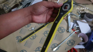Kunci Pemutar Dongkrak Mobil Universal & Jack Ratchet Wrench