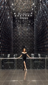 New 2.5 นิ้ว รองเท้าส้นสูง 6-110 6-110A รูปแบบ เปิดส้น สายเพชรคล้อง หนัง PU ด้วยหัวแหลม พื้นรองเท้าซัพพอร์ทเท้า งานฝีมือ ของ คนไทย