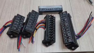 Universal 6 / 8 / 10 / 12 Way Circuit Standard ATC ATO Blade Fuse Box DC 12V/24V