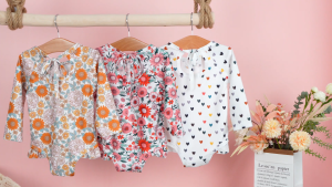 【COD&Local】Girls Casual Swimwear Heart/ Flower Print Round Neck Long Sleeve One-piece Bathing Suit White/ Red/ Orange
